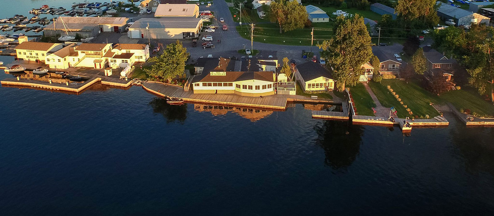 Thousand Islands Waterfront Dining – Foxys